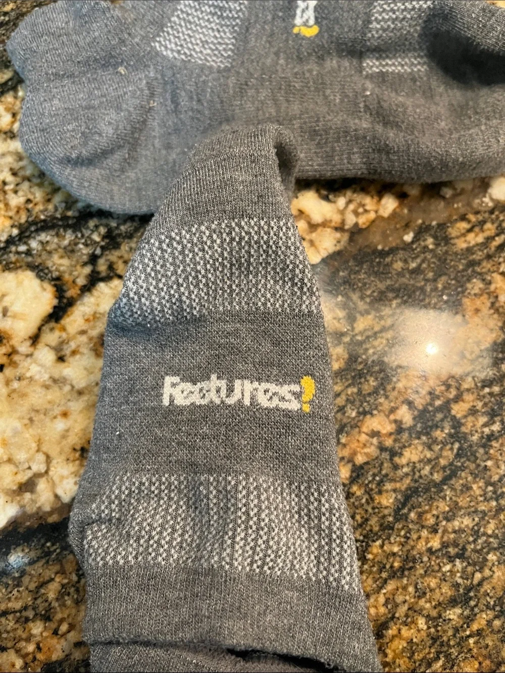 Feetures ankle, athletic socks, shoe size 6–8